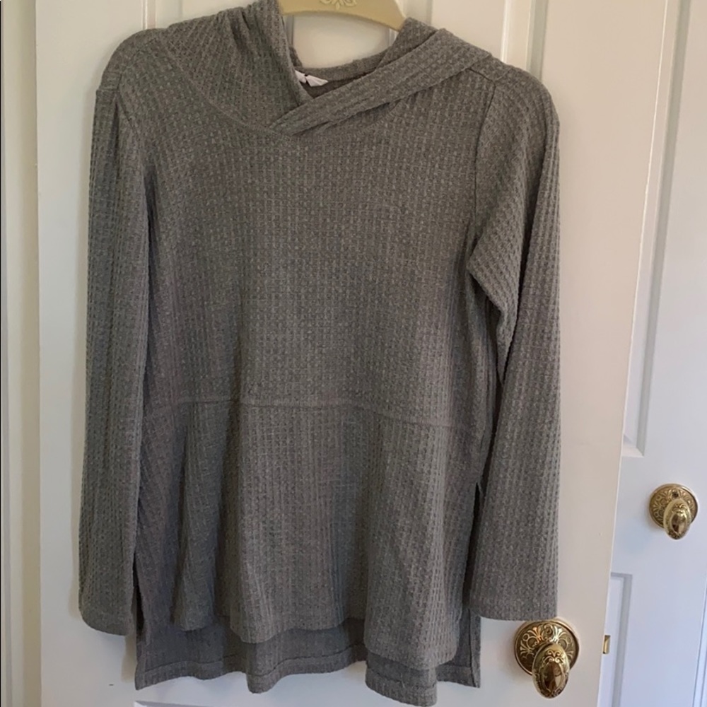 South moon under sweater